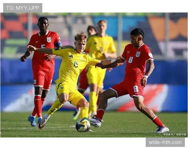 费耶诺德阵容深度解析：实力与平衡铸就新赛季争冠底气