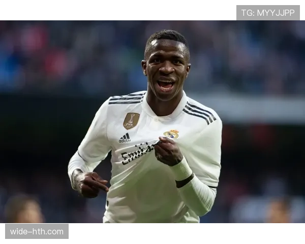 维尼修斯防守端表现亮眼，状态回暖稳固球队后防线