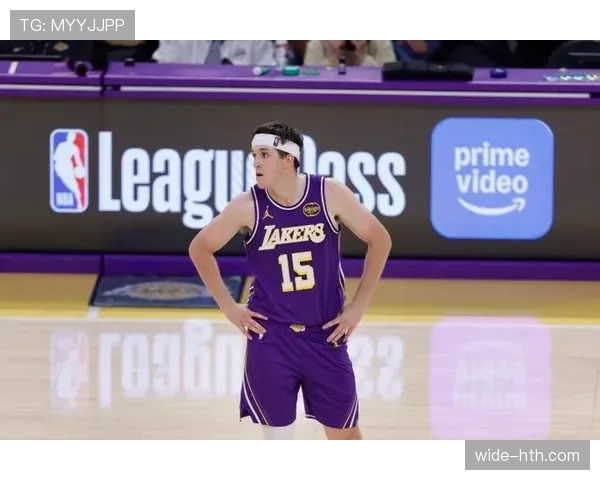 奥斯汀·里夫斯突破拉开持球进攻空间提升球队三分效率